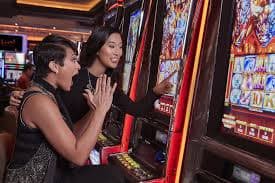 007 games Game studio partnerships